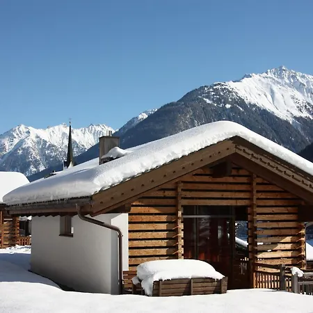 Detached Chalet With Sauna And A Short Walk From The Ski Bus For Connections To The Wildkogel And Zillertal Arena