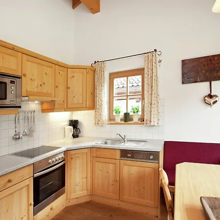 Detached Chalet With Sauna And A Short Walk From The Ski Bus For Connections To The Wildkogel And Zillertal Arena * Wald im Pinzgau