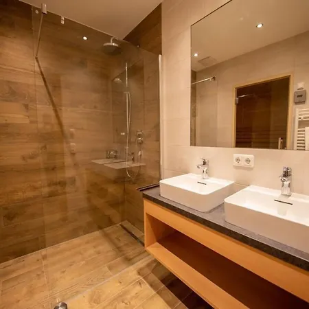 Charming Detached In Holiday home *